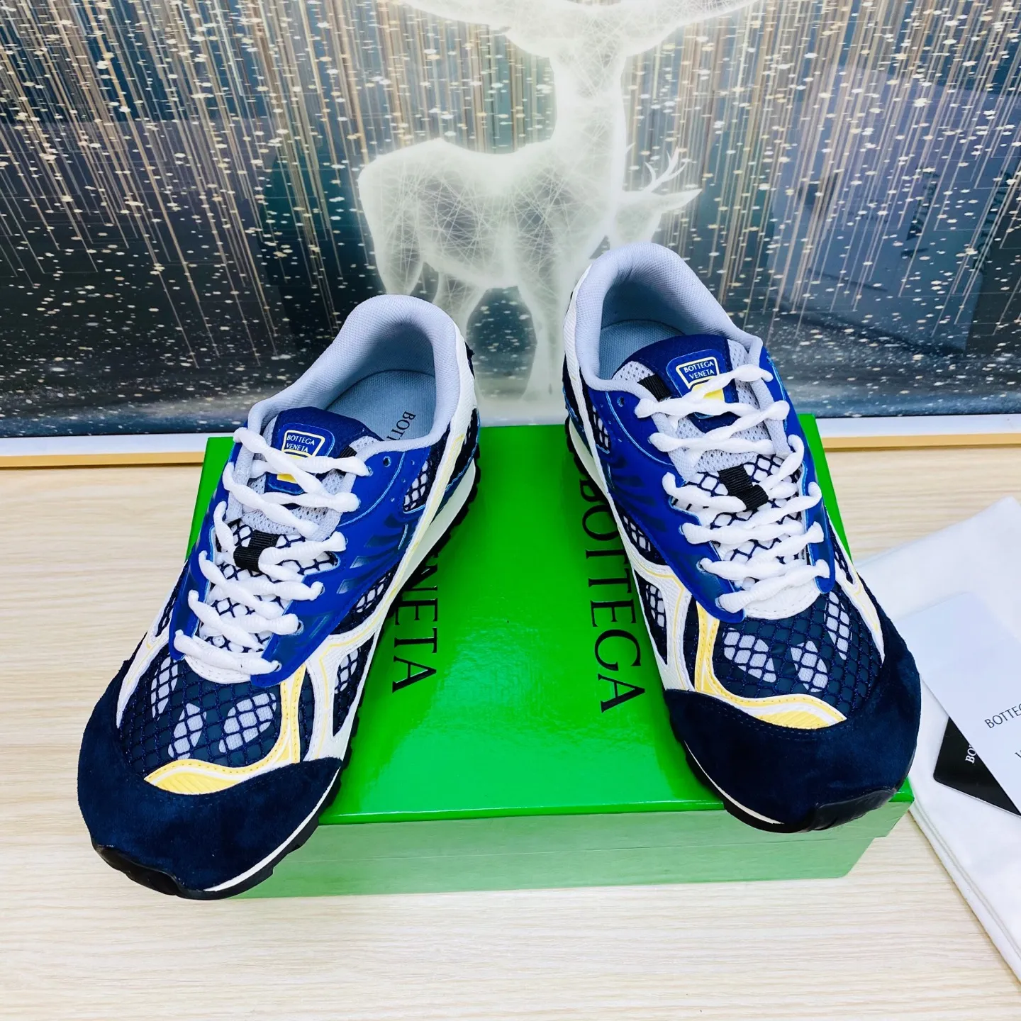 p620🐮🐮High-end version, the original 1:1 couple style new model is on the shelves🔥BV Orbit sneakers Wang Yibo's same style couple's Dad Runner sneakers, made of lightweight technical mesh fabric. Features a geometric patterned rubber outsole. The outsole is made of color-blocked TPU outsole. Size: women’s shoes 35-40, men’s shoes 39-45.